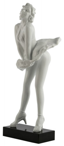 статуэтка she again white в Петрозаводске