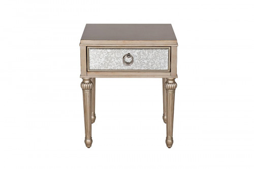 тумбочка прикроватная с ящиком и зеркальной отделкой в Петрозаводске